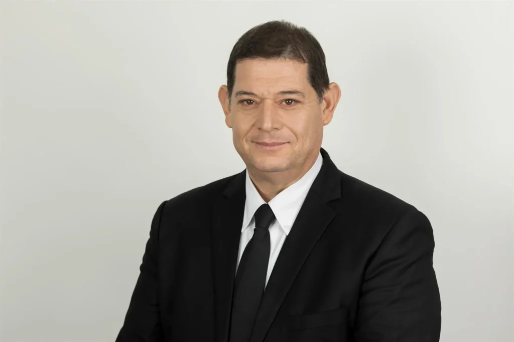 עו"ד ונוטריון אורי אהד